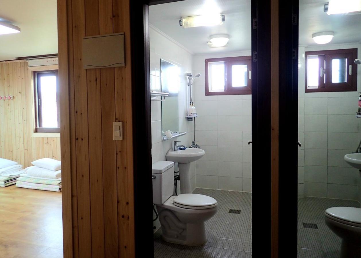 Galeum Guesthouse Seogwipo Extérieur photo